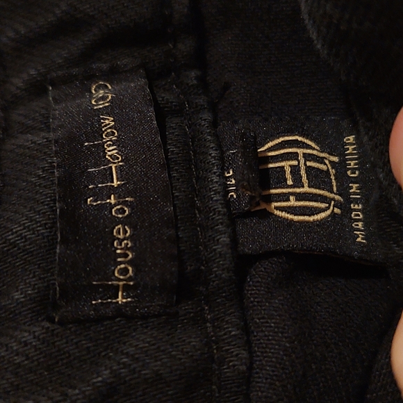 House of Harlow 1960 High Rise Mom Shorts - Picture 3 of 5